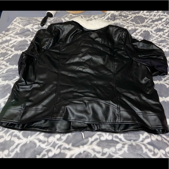 Torrid Black Faux Leather Sherpa Lined Jacket - Picture 3 of 4